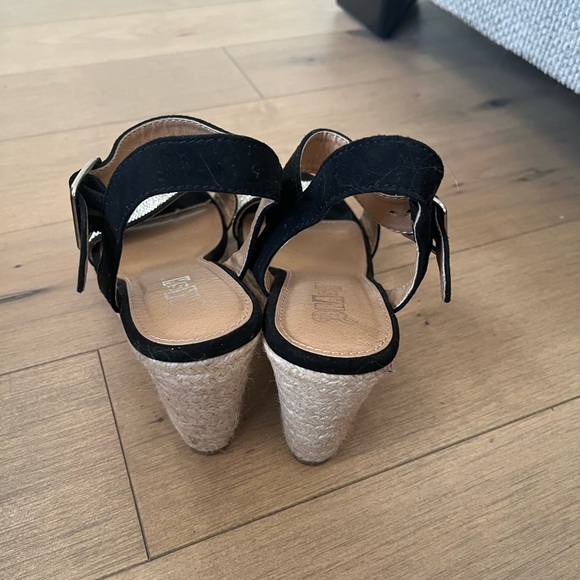 Like new Brash wedge Heels - size 7 - Picture 3 of 4